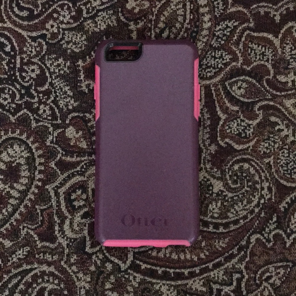 iPhone 6 Otterbox Case.